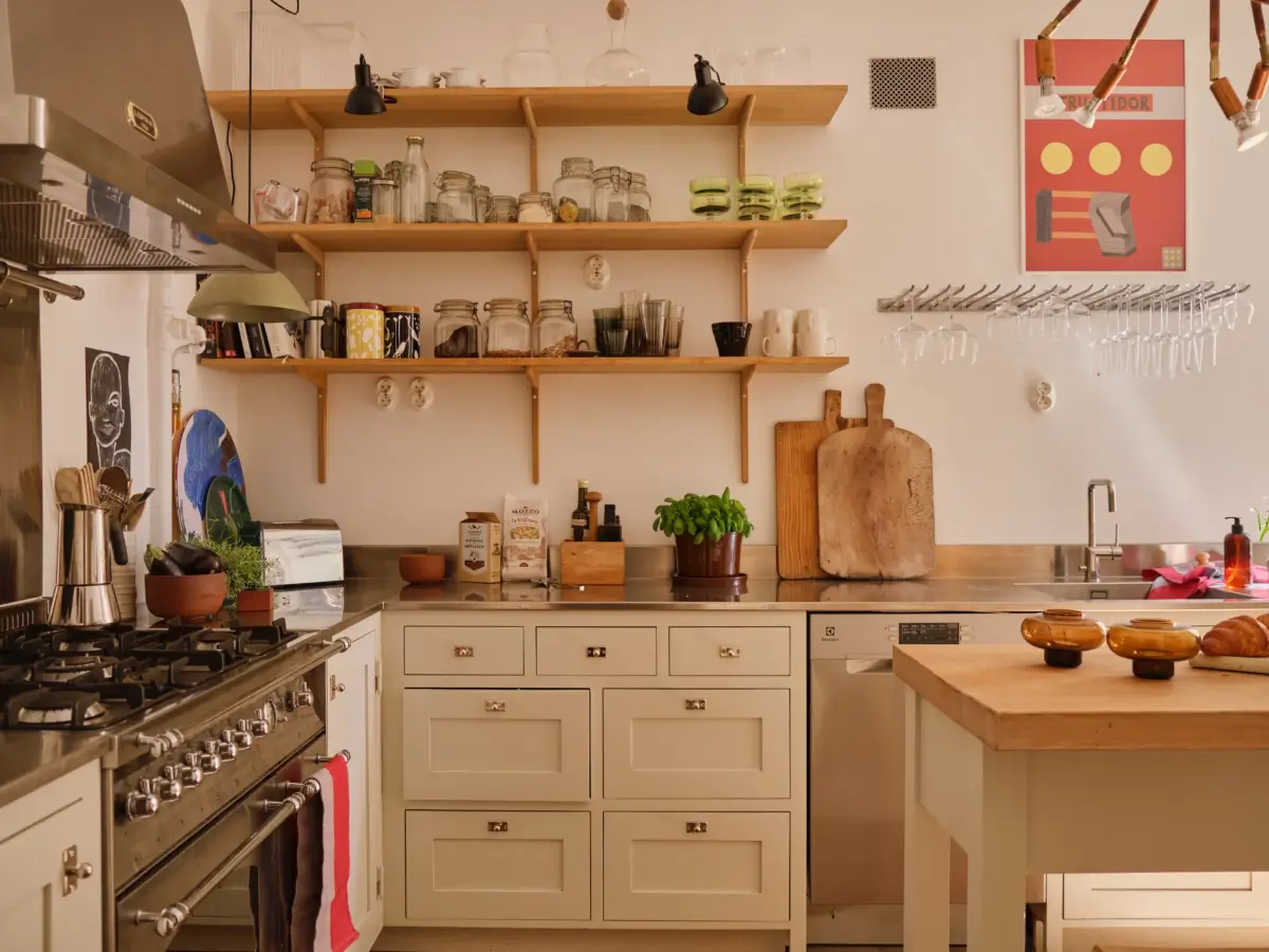 A 1920s Stockholm Apartment with Original Charm and a Unique Layout 11 original-features-charming-1920s-apartment-stockholm-nordroom