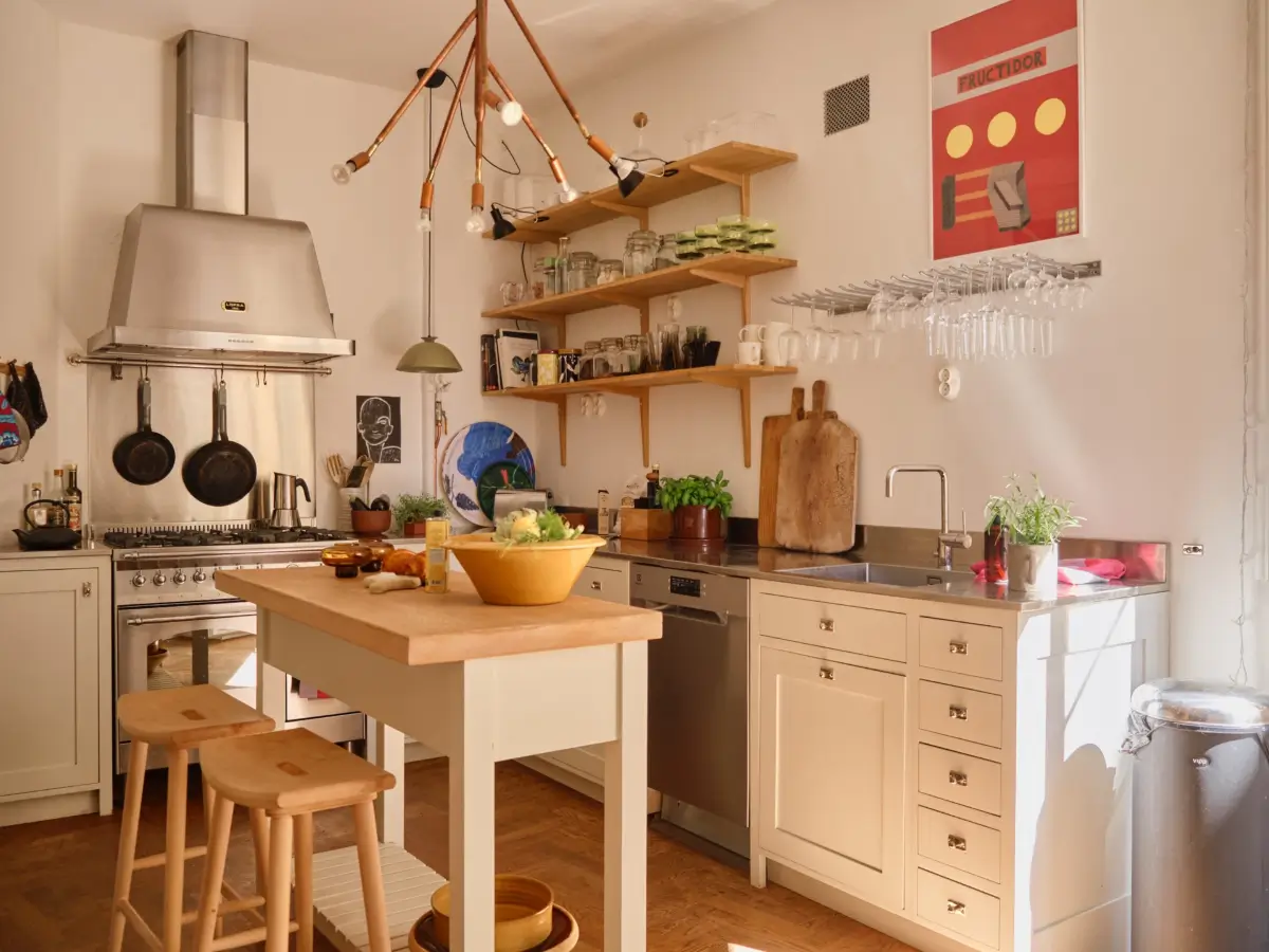 A 1920s Stockholm Apartment with Original Charm and a Unique Layout 14 original-features-charming-1920s-apartment-stockholm-nordroom