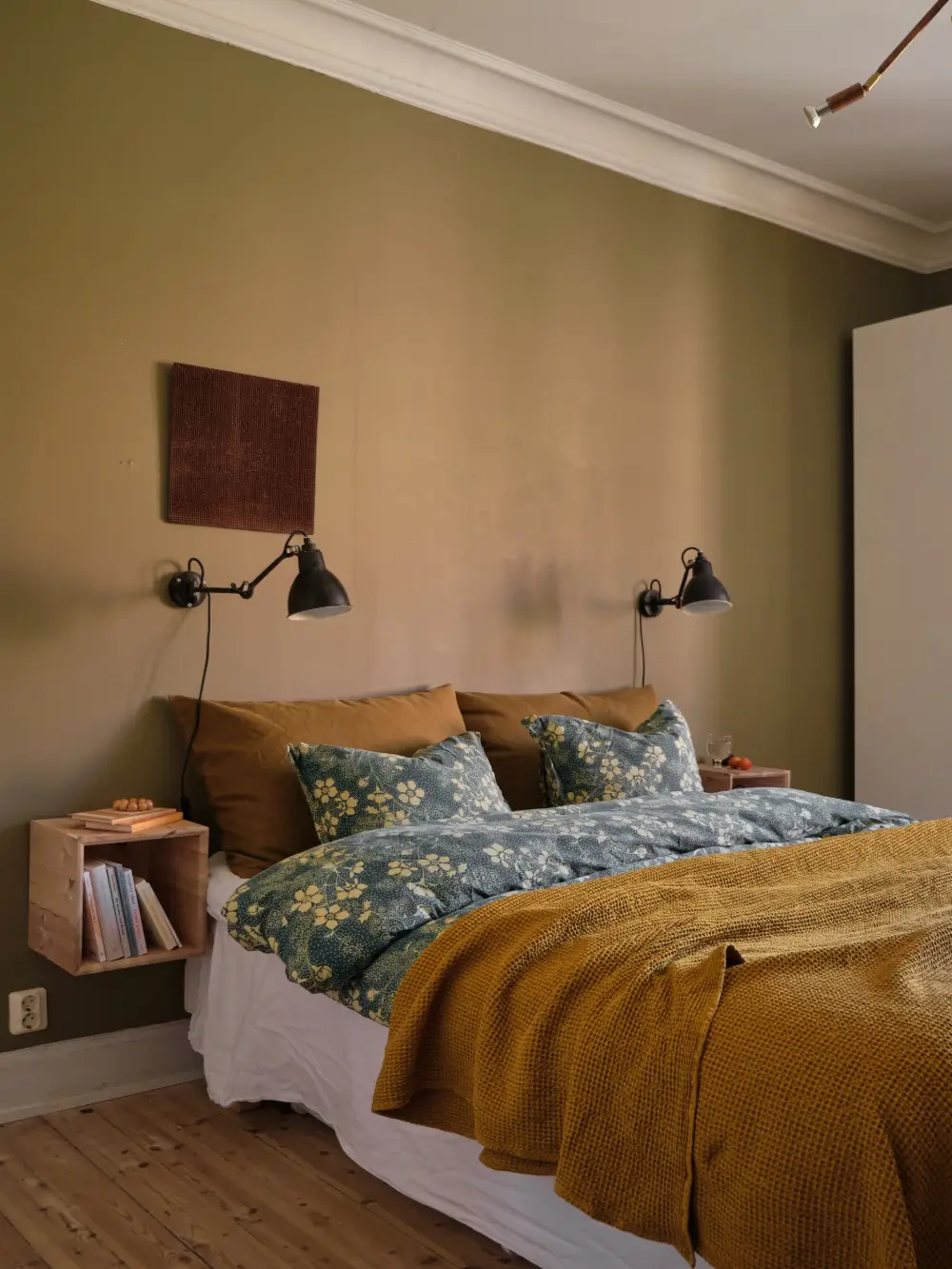 A 1920s Stockholm Apartment with Original Charm and a Unique Layout 21 original-features-charming-1920s-apartment-stockholm-nordroom