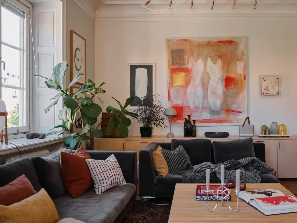 A 1920s Stockholm Apartment with Original Charm and a Unique Layout 3 original-features-charming-1920s-apartment-stockholm-nordroom