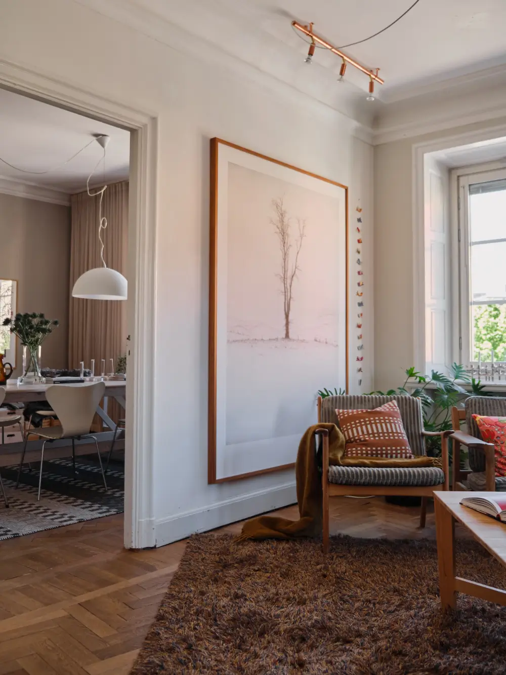 A 1920s Stockholm Apartment with Original Charm and a Unique Layout 4 original-features-charming-1920s-apartment-stockholm-nordroom