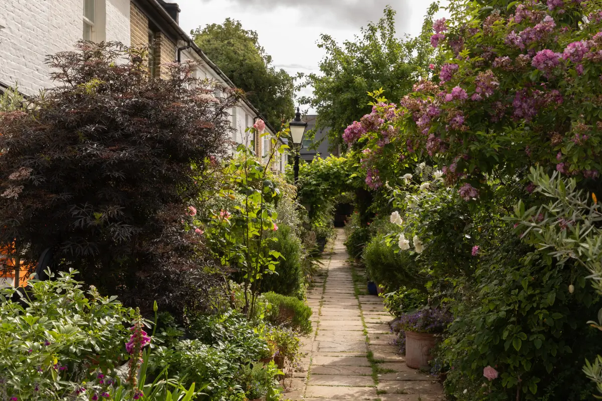 A Victorian Cottage on a Quiet Lane Surrounded by Flowers in South-East London 32 reimagined-victorian-cottage-communal-garden-south-east-london-nordroom