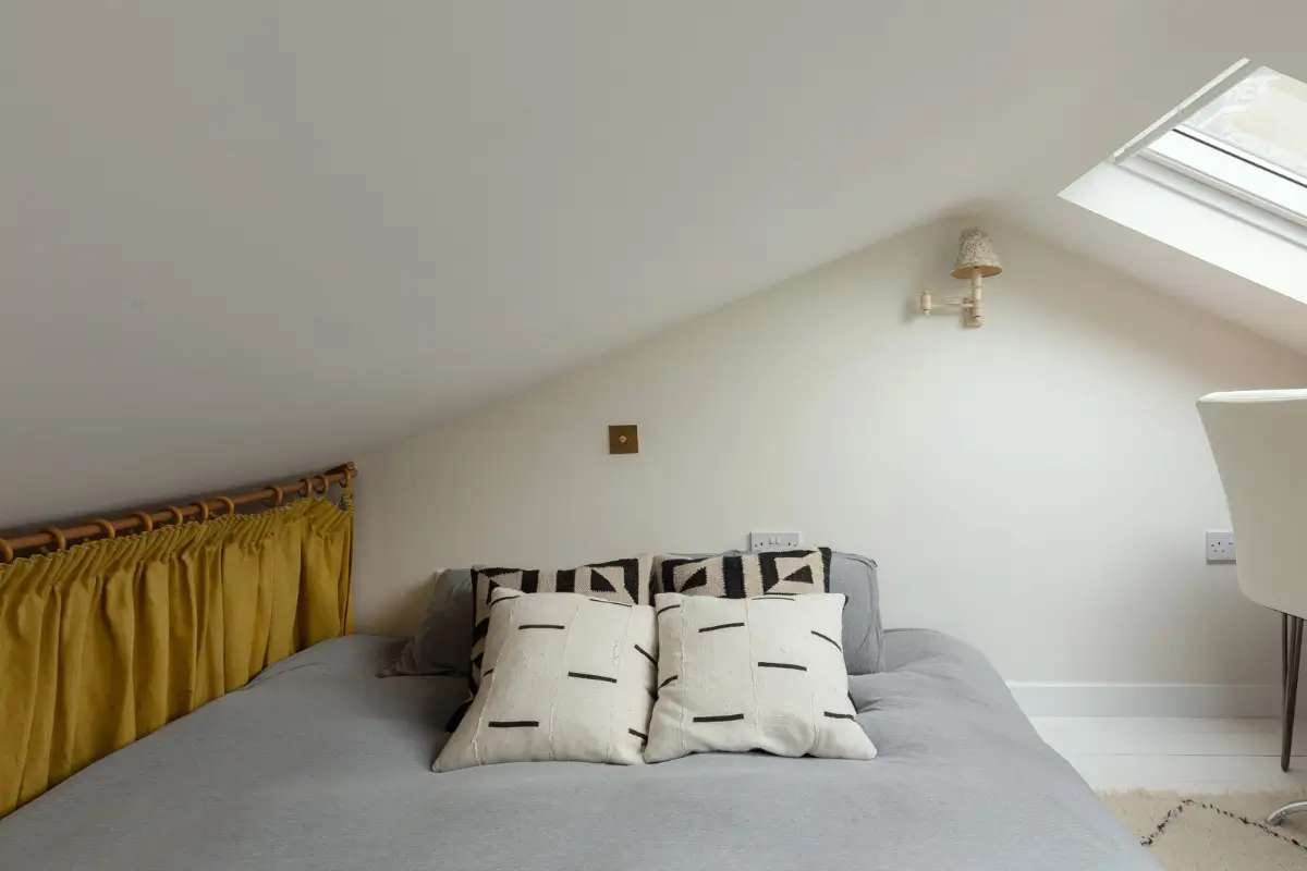 A Victorian Cottage on a Quiet Lane Surrounded by Flowers in South-East London 27 reimagined-victorian-cottage-communal-garden-south-east-london-nordroom