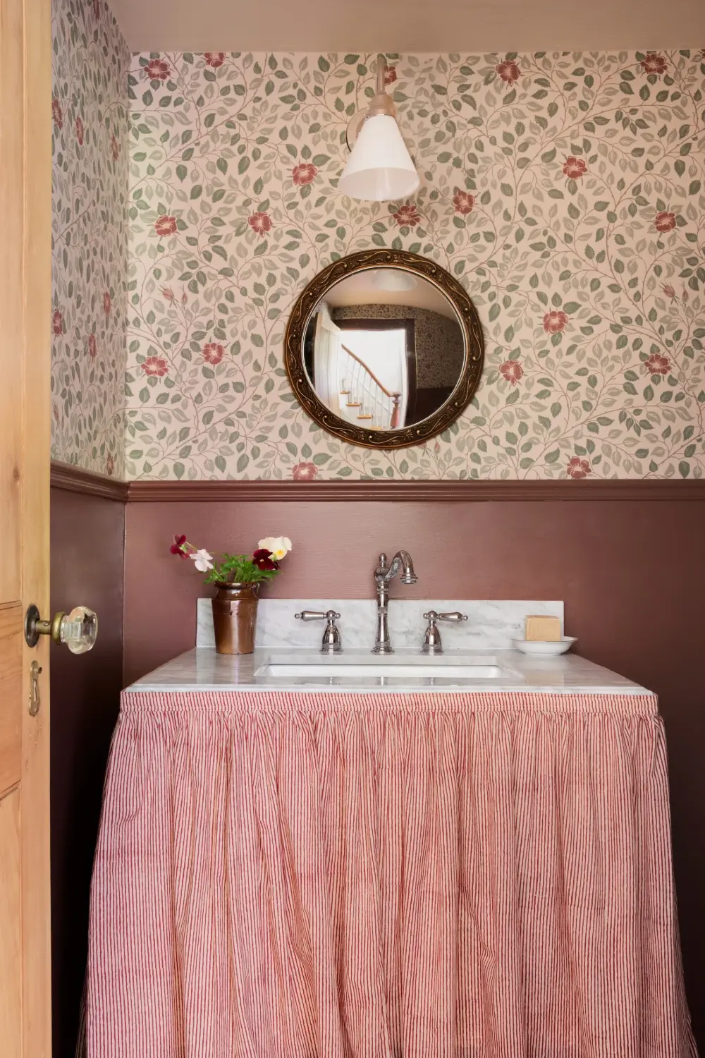 Historic Features and Modern Comforts in a Restored 18th-Century Farmstead 13 restored-1700s-country-estate-new-york-state-nordroom