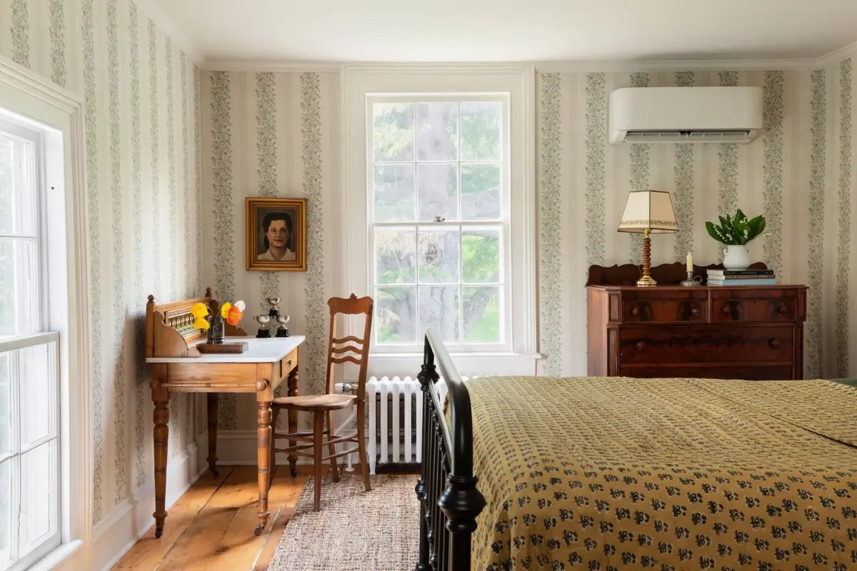 Historic Features and Modern Comforts in a Restored 18th-Century Farmstead 27 restored-1700s-country-estate-new-york-state-nordroom