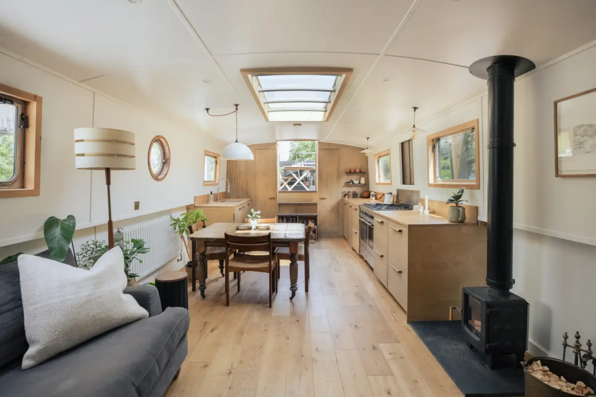 Inside Kiboko: A Sustainably Designed Houseboat on London's Grand Union Canal 1 rich-timber-bespoke-joinery-houseboat-london-nordroom