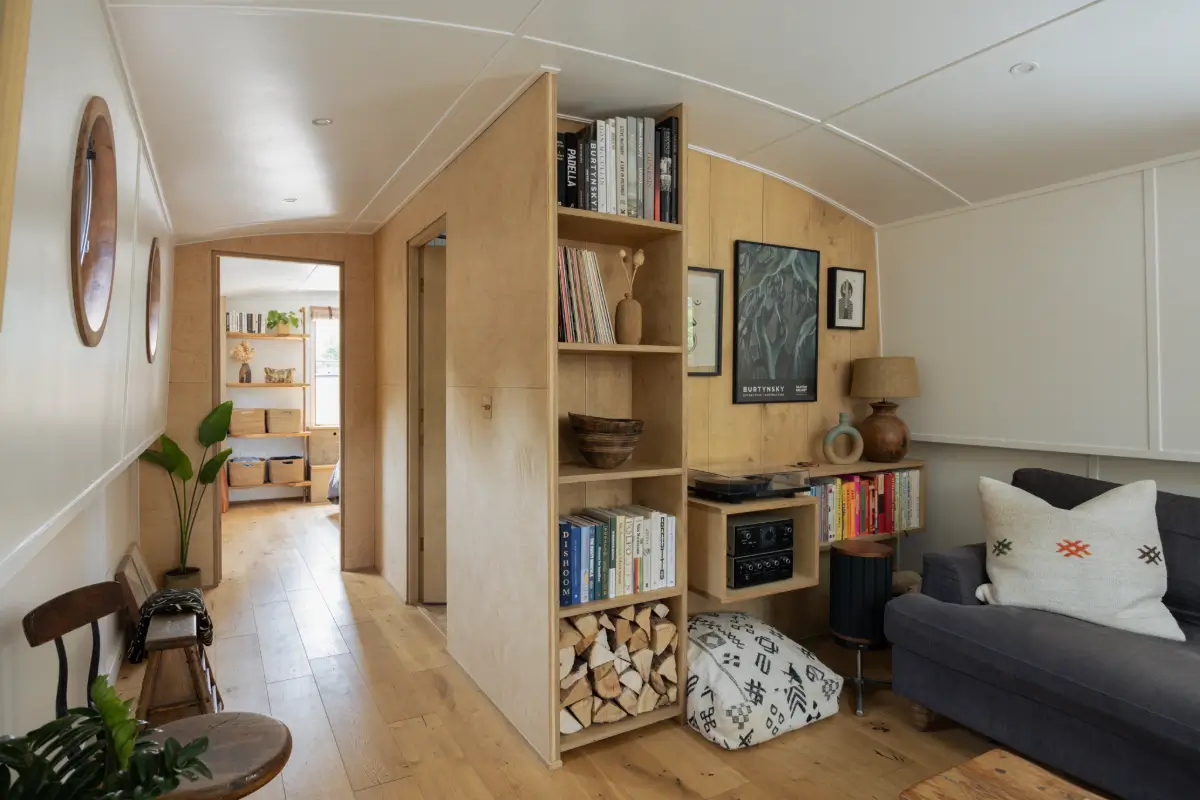 Inside Kiboko: A Sustainably Designed Houseboat on London's Grand Union Canal 17 rich-timber-bespoke-joinery-houseboat-london-nordroom