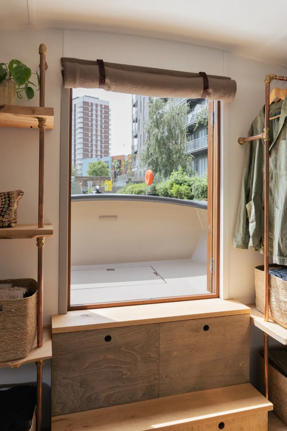 Inside Kiboko: A Sustainably Designed Houseboat on London's Grand Union Canal 23 rich-timber-bespoke-joinery-houseboat-london-nordroom