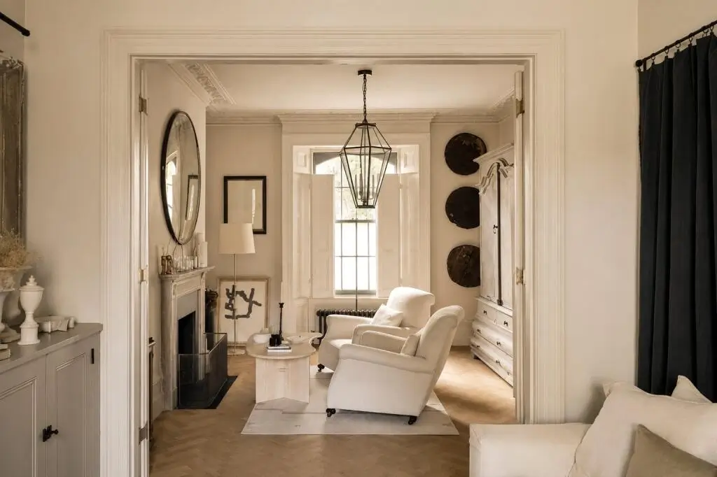 An Elegant Georgian Townhouse Pairs Original Features with Contemporary Living 5 serene-elegant-interiors-georgian-townhouse-london