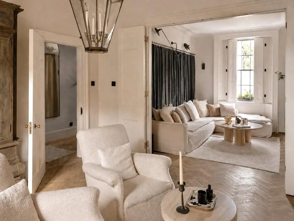 An Elegant Georgian Townhouse Pairs Original Features with Contemporary Living 6 serene-elegant-interiors-georgian-townhouse-london