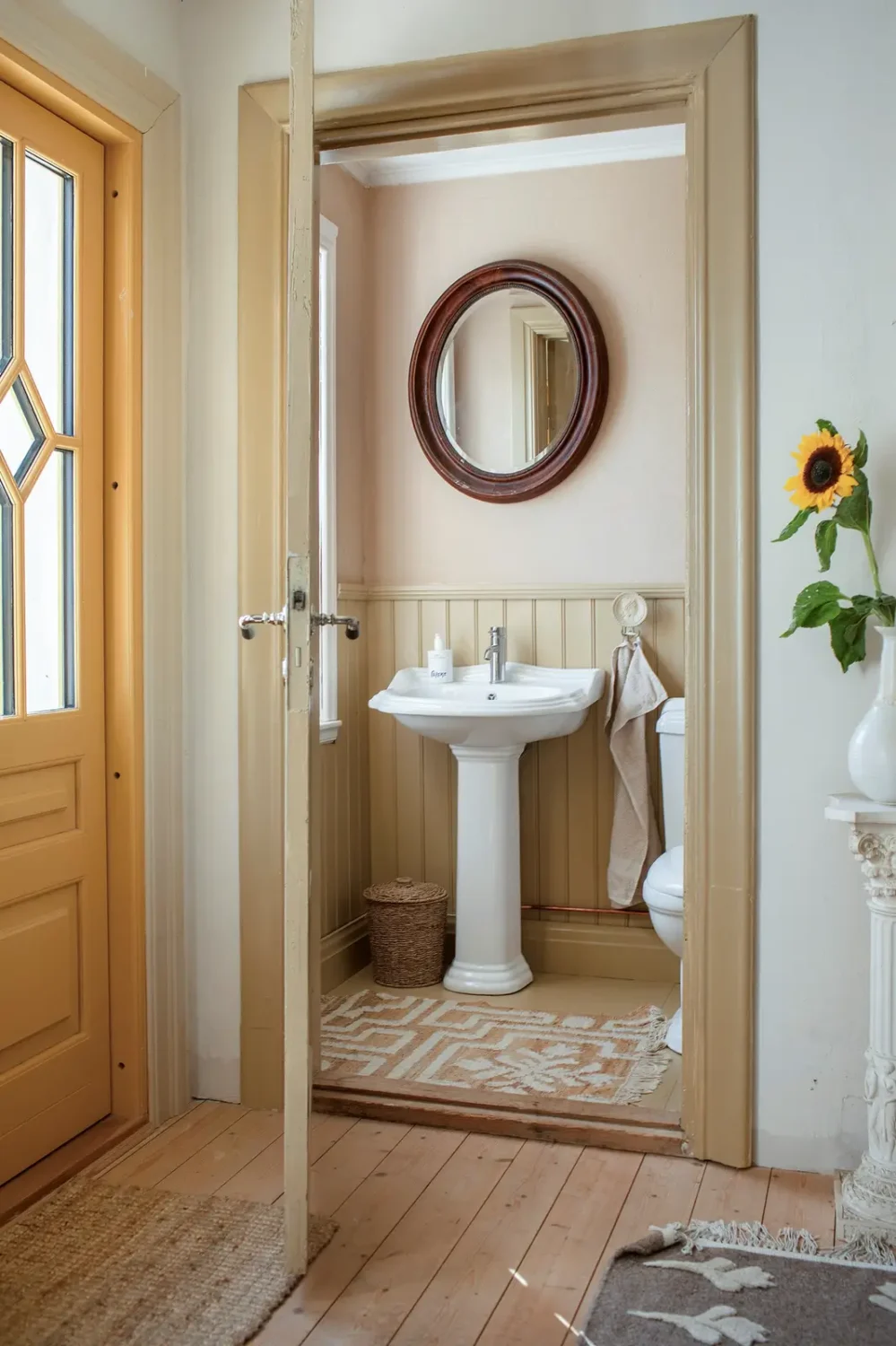 Serene Interiors in a Renovated 1930s Manor in South Sweden 14 serene-interiors-renovated-1930s-farm-skane-nordroom