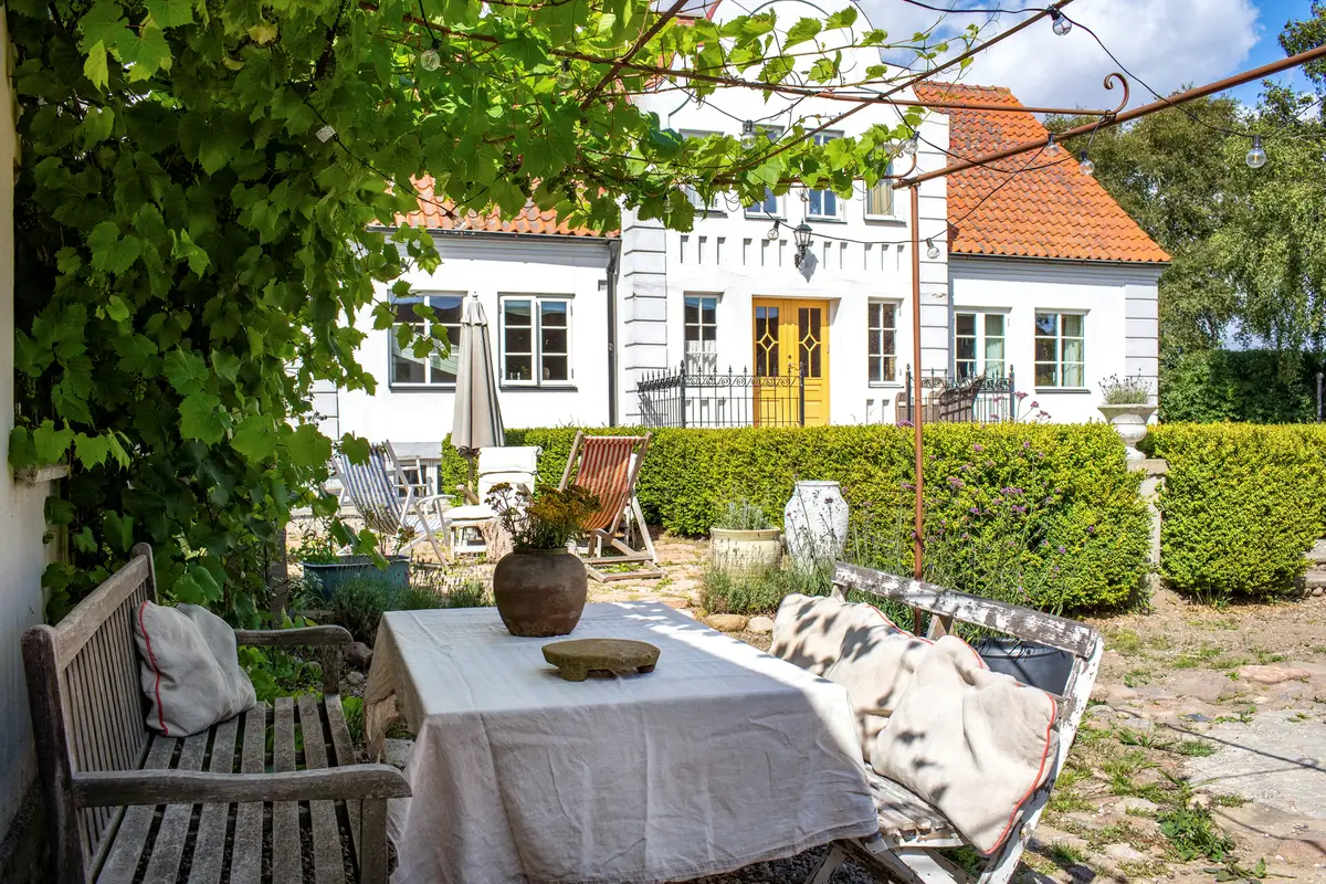 Serene Interiors in a Renovated 1930s Manor in South Sweden 21 serene-interiors-renovated-1930s-farm-skane-nordroom