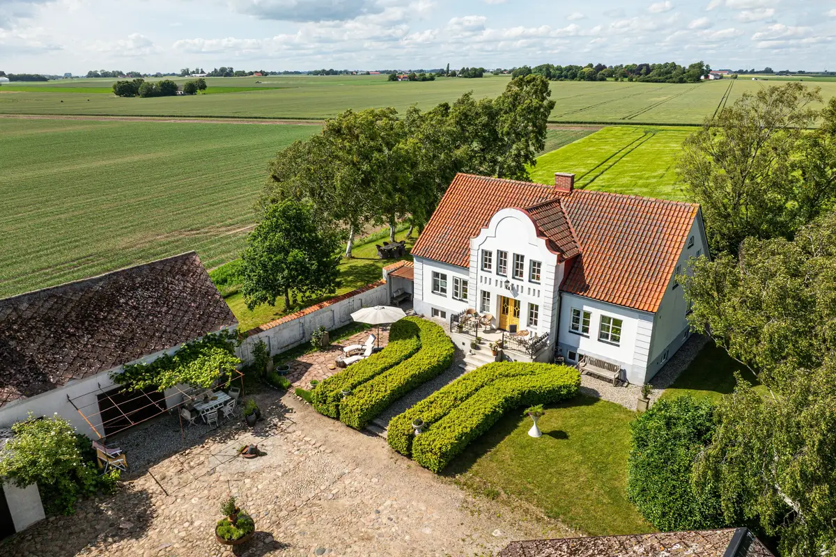 Serene Interiors in a Renovated 1930s Manor in South Sweden 27 serene-interiors-renovated-1930s-farm-skane-nordroom