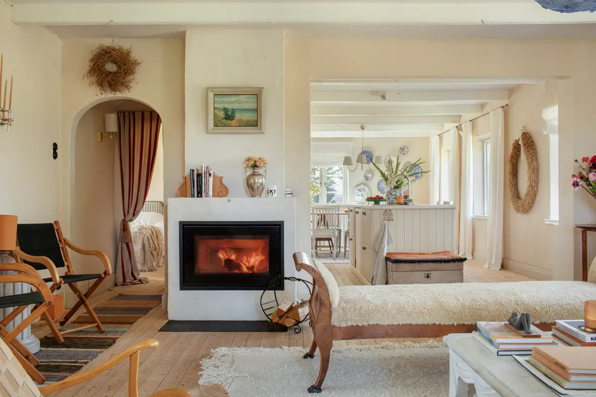 Serene Interiors in a Renovated 1930s Manor in South Sweden 7 serene-interiors-renovated-1930s-farm-skane-nordroom