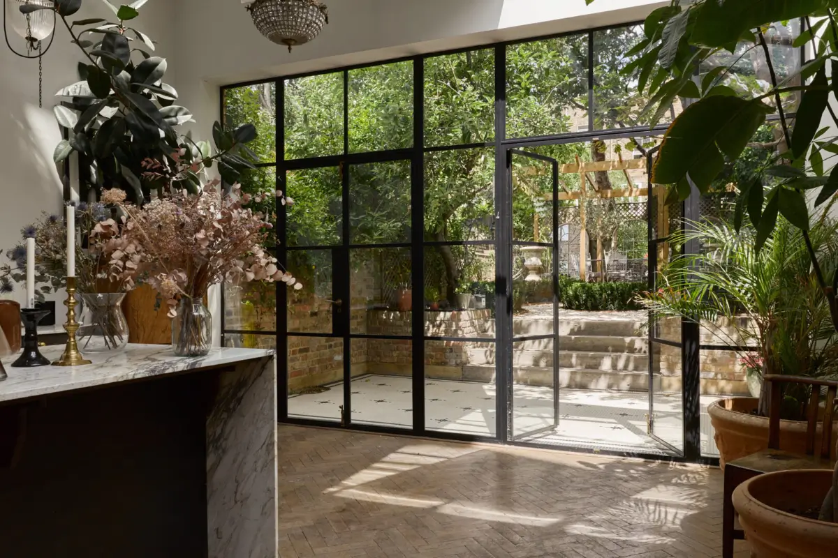 A Double-Height Kitchen Extension & House of Hackney Wallpaper in a London Townhouse 11 spectacular-double-height-kitchen-extension-floral-wallpapers-victorian-townhouse-london-nordroom