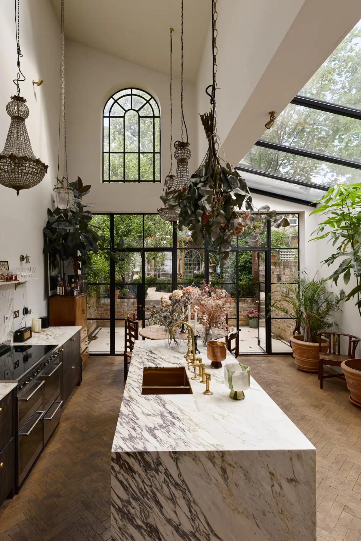 spectacular-double-height-kitchen-extension-floral-wallpapers-victorian-townhouse-london-nordroom