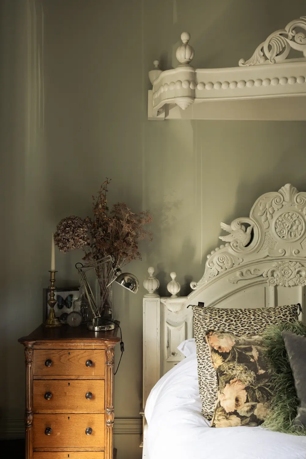 A Double-Height Kitchen Extension & House of Hackney Wallpaper in a London Townhouse 26 spectacular-double-height-kitchen-extension-floral-wallpapers-victorian-townhouse-london-nordroom