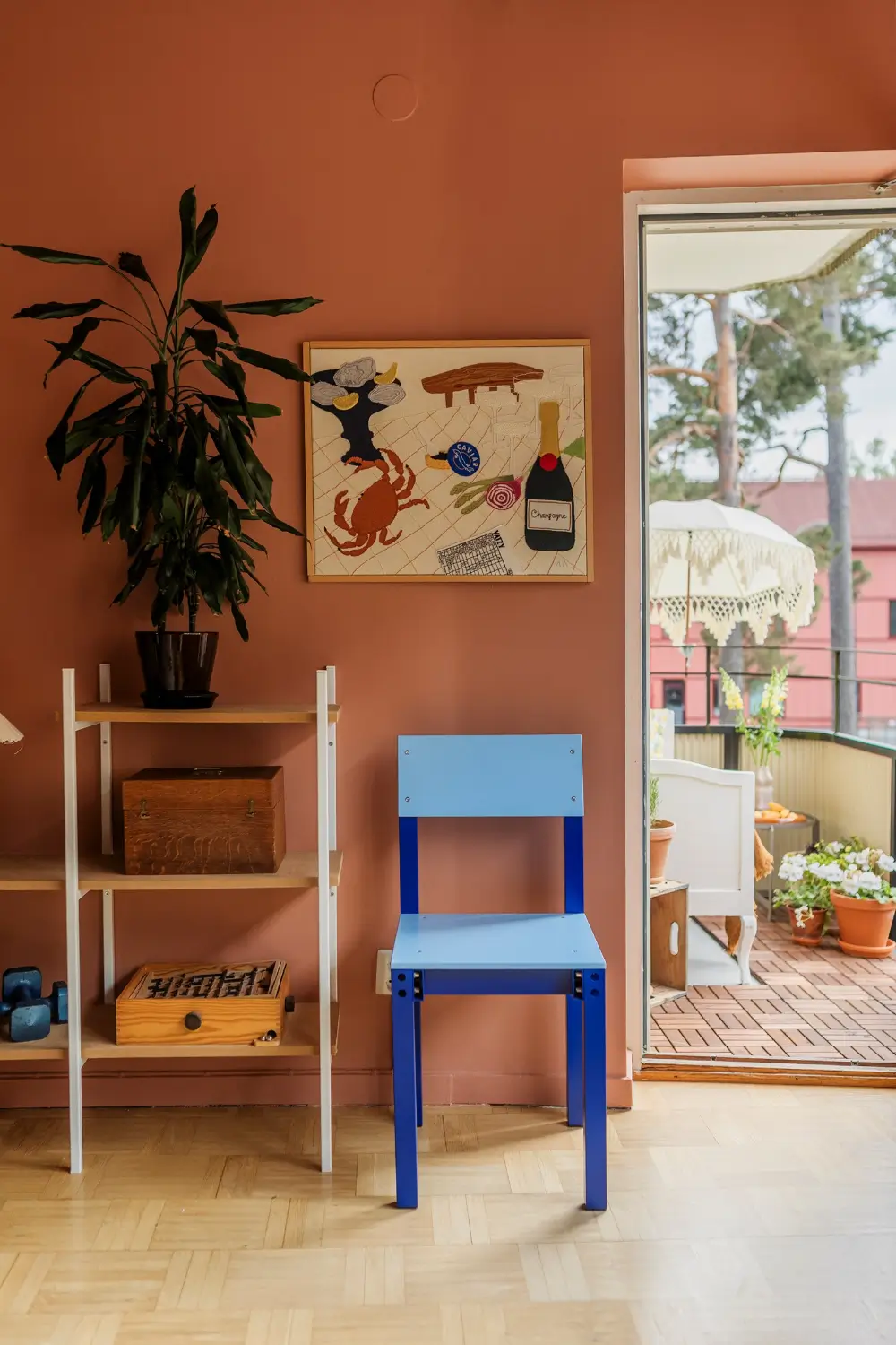 A Warm Nature-Inspired Color Palette in a 1950s Stockholm Apartment 5 warm-nature-inspired-color-palette-1950s-apartment-stockholm-nordroom