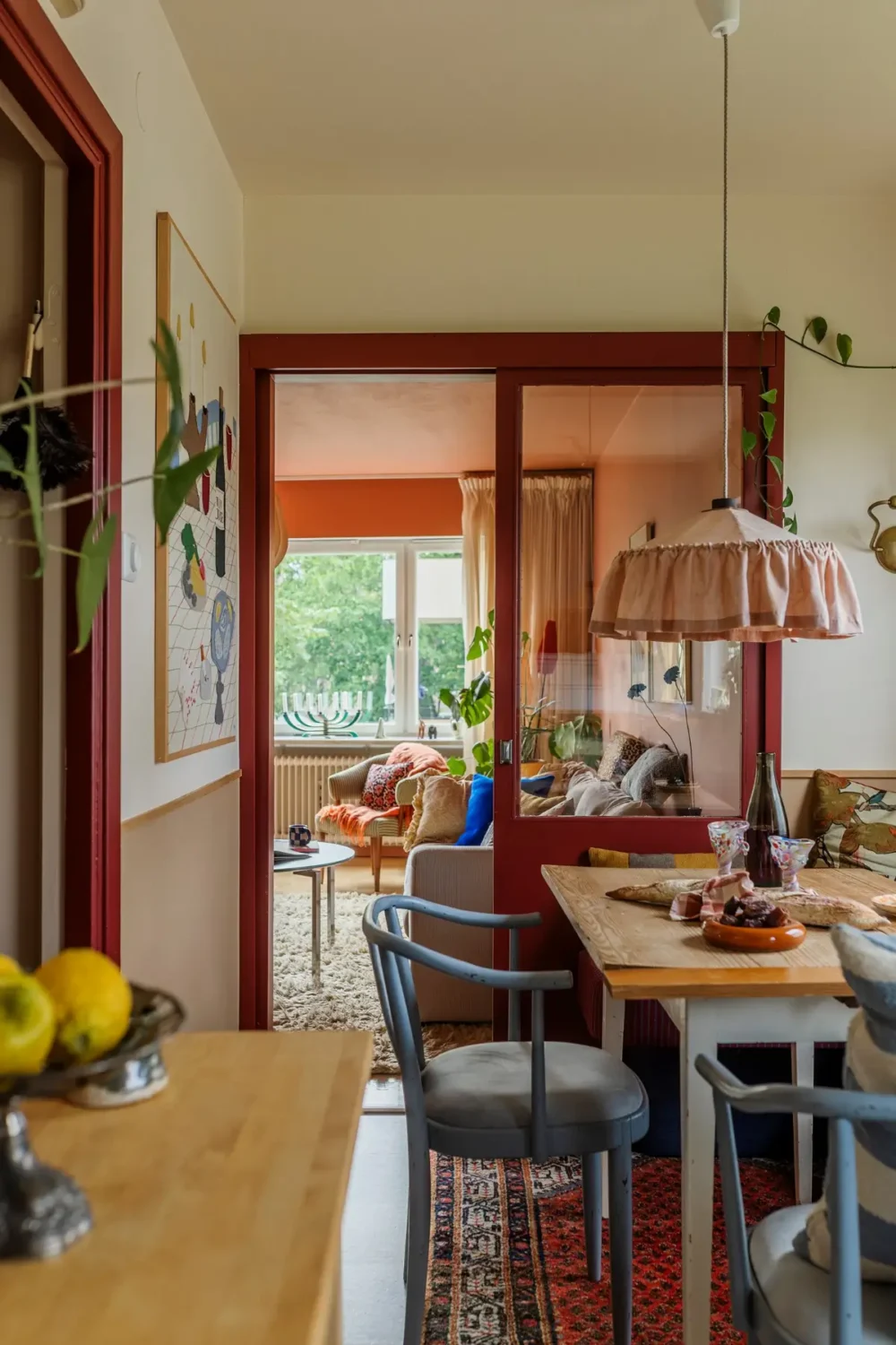 A Warm Nature-Inspired Color Palette in a 1950s Stockholm Apartment 10 warm-nature-inspired-color-palette-1950s-apartment-stockholm-nordroom