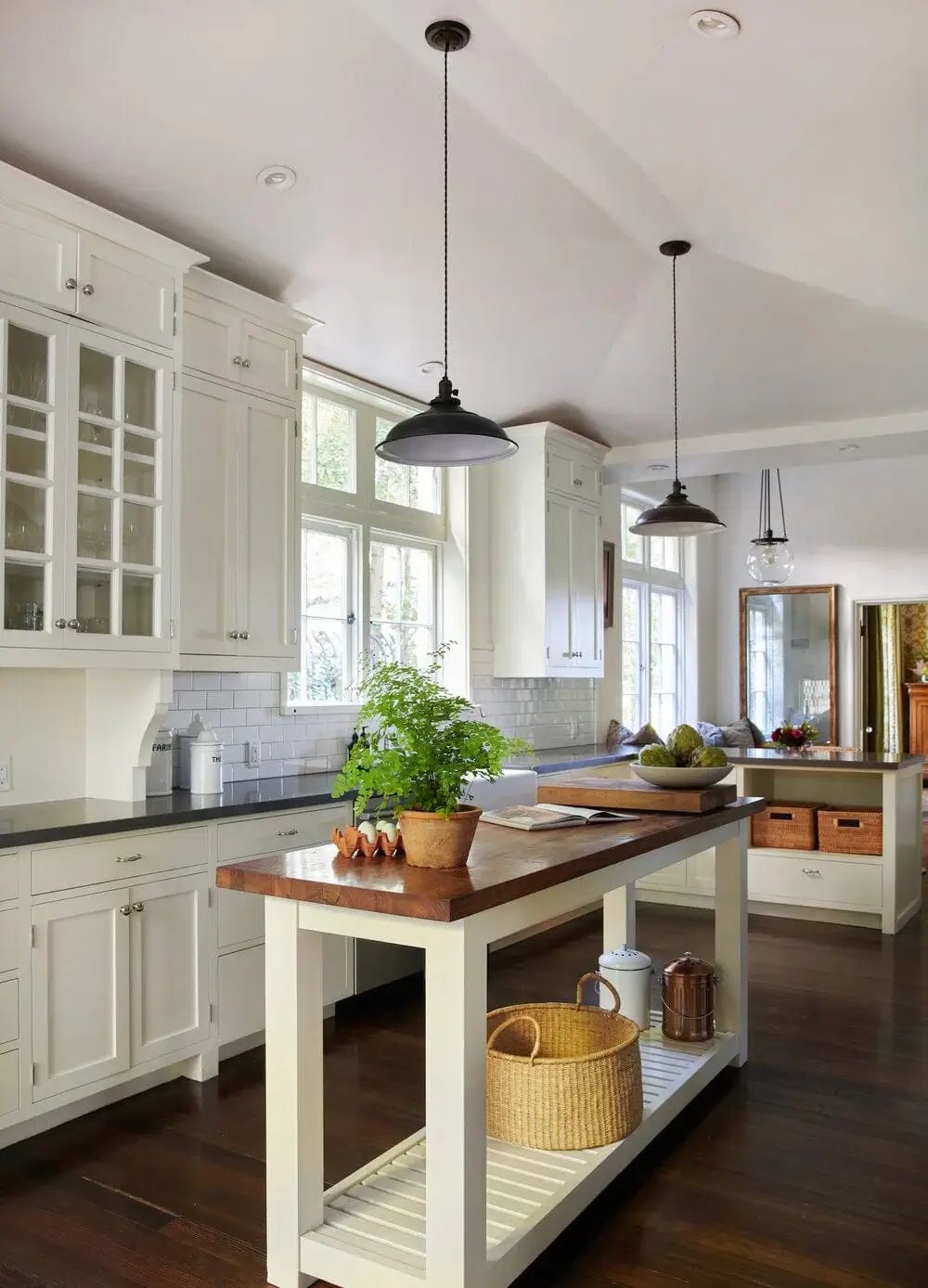 Pierce & Ward Designed Interiors in a 1920s Spanish-Style Hollywood Hills Home 7 1920s-spanish-style-home-pierce-and-ward-interiors-hollywood-hills-nordroom