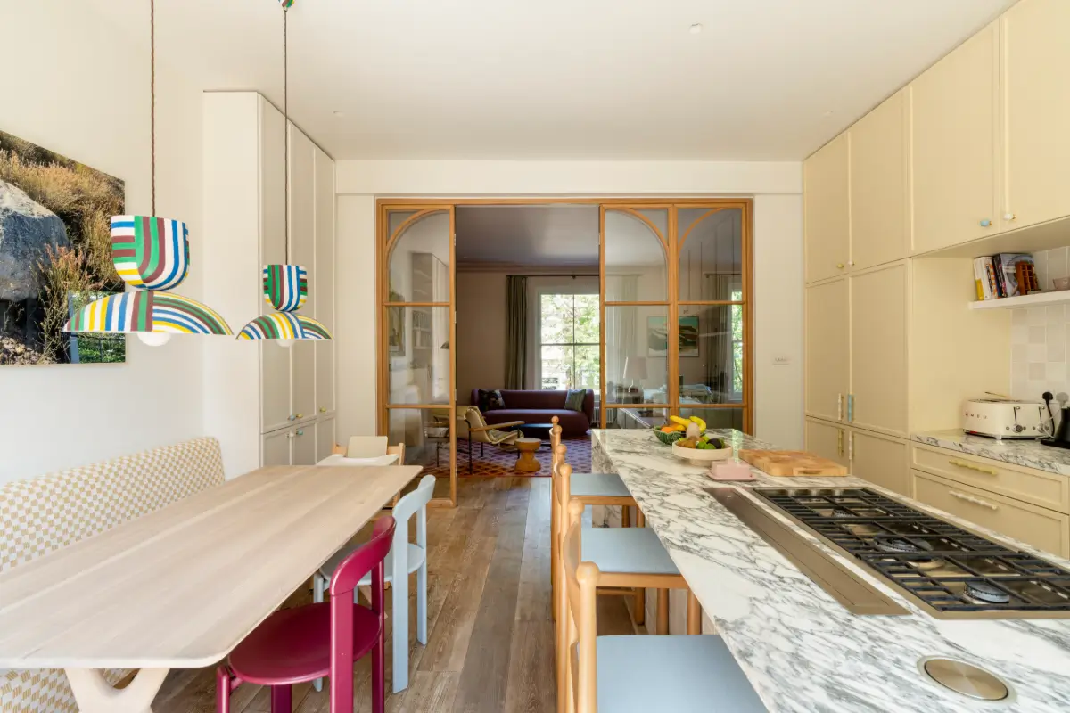 Colorful Mediterranean-Inspired Interiors in a Luxury London Home 8 Mediterranean-influenced-interiors-holland-park-home