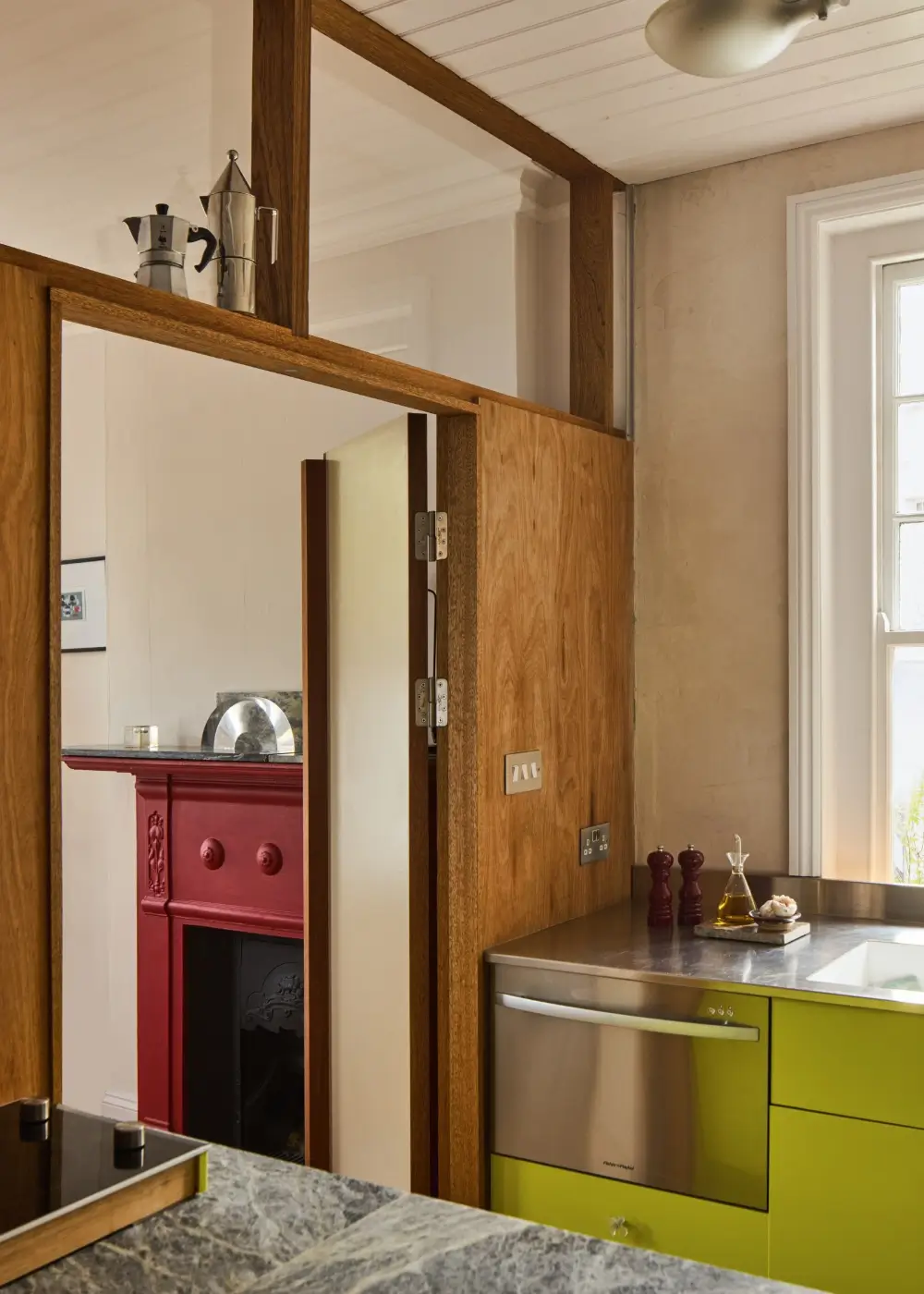 Bespoke Craftsmanship and Floral Details in an Architect-Designed Victorian Apartment 5 architect-designed-victorian-apartment-london