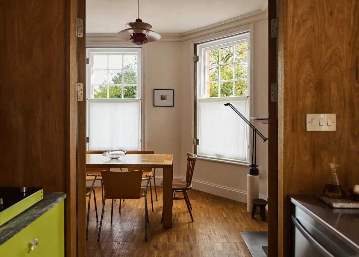 Bespoke Craftsmanship and Floral Details in an Architect-Designed Victorian Apartment 8 architect-designed-victorian-apartment-london