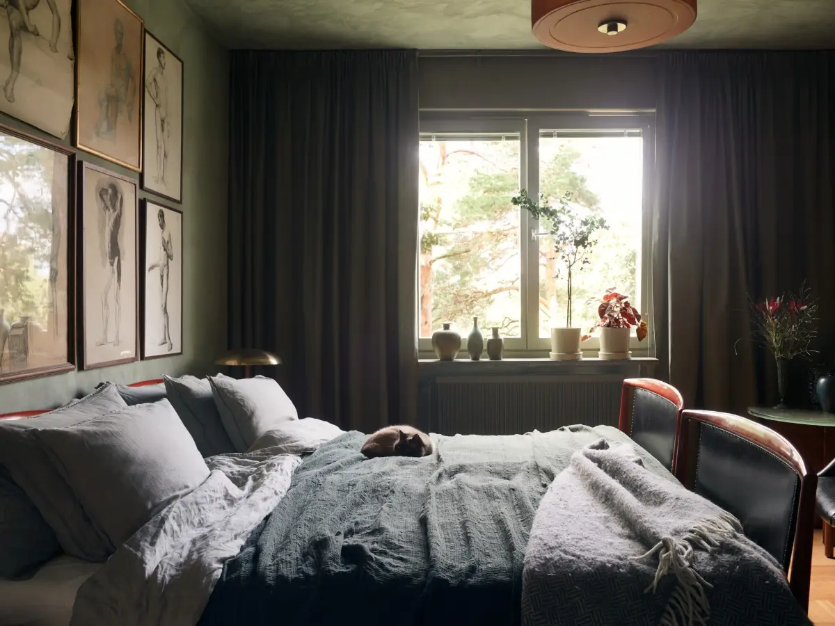 Scandinavian Design Classics and a New Teak Kitchen in a 1940s Apartment 27 art-vintage-moody-palette-renovated-1940s-apartment-stockholm-nordroom