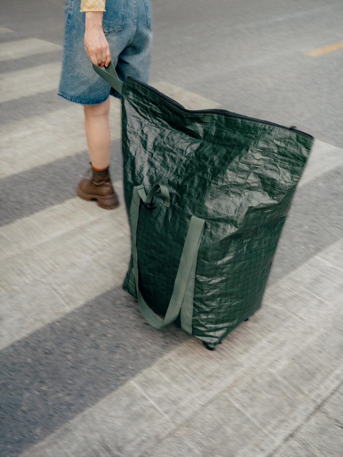 IKEA KOMPISHÄNG: 11 Affordable, Portable Pieces for Life in Transit 13 bag-on-wheels-IKEA-KOMPISHANG-collection-nordroom