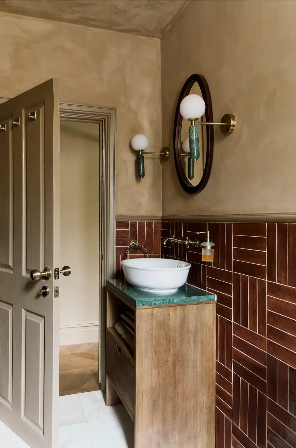 A Grounding Color Palette and Reinstated Period Features in an Edwardian Apartment 35 brown-blue-green-hues-london-apartment