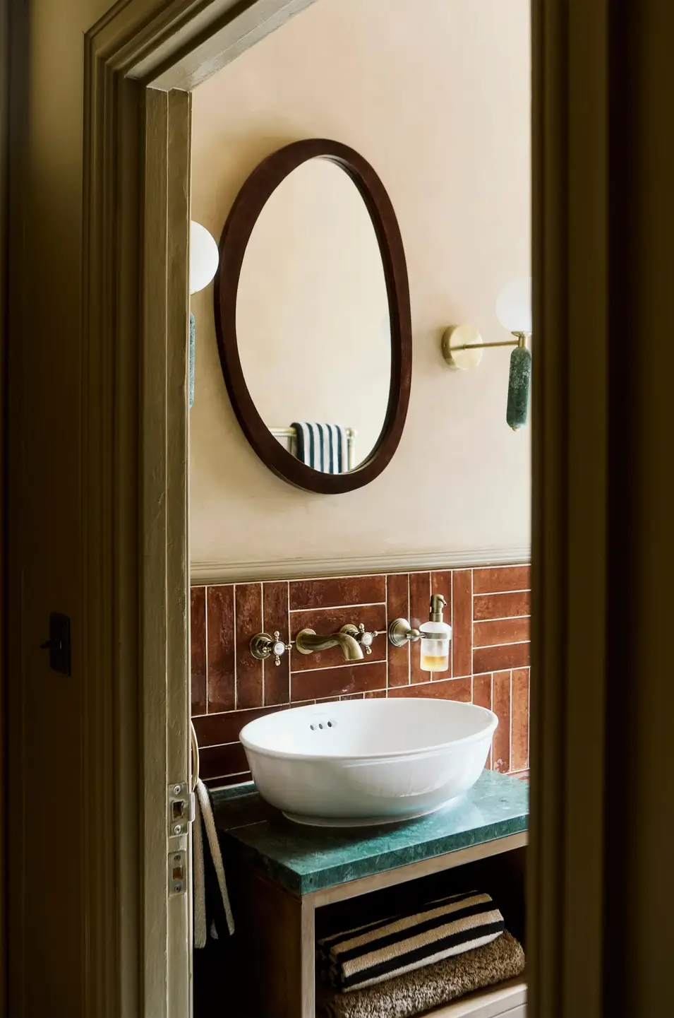 A Grounding Color Palette and Reinstated Period Features in an Edwardian Apartment 32 brown-blue-green-hues-london-apartment