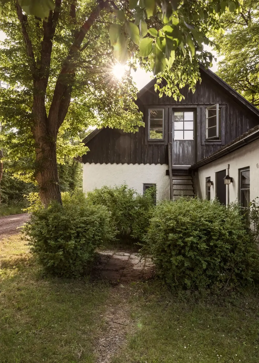 A Renovated Early 20th-Century Farmhouse on Gotland 1 charming-summer-house-swedish-island-gotland