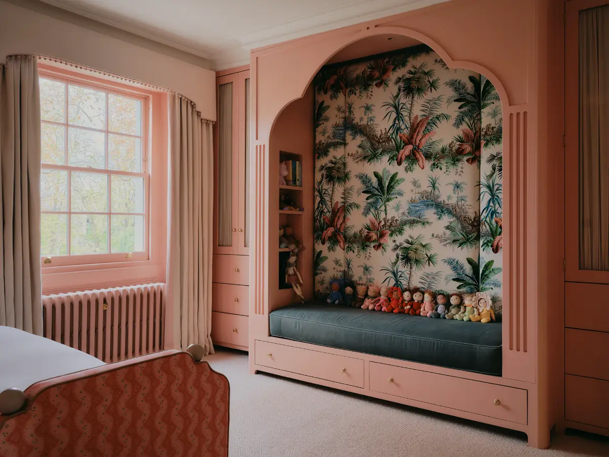 Color, Tactile Materials, and Hand-Crafted Finishes in a Notting Hill Townhouse 24 color-custom-details-renovated-notting-hill-townhouse