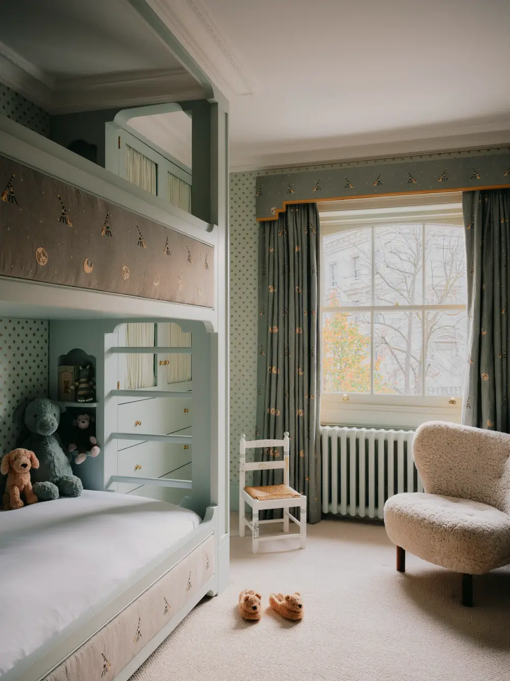 Color, Tactile Materials, and Hand-Crafted Finishes in a Notting Hill Townhouse 26 color-custom-details-renovated-notting-hill-townhouse