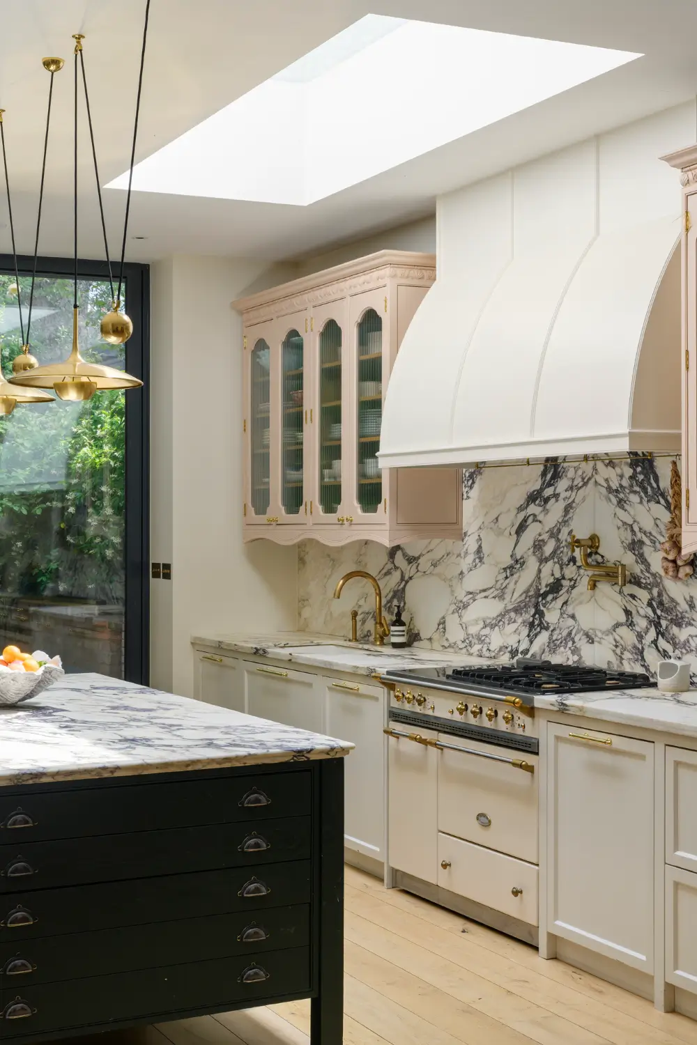 Color, Tactile Materials, and Hand-Crafted Finishes in a Notting Hill Townhouse 2 color-custom-details-renovated-notting-hill-townhouse