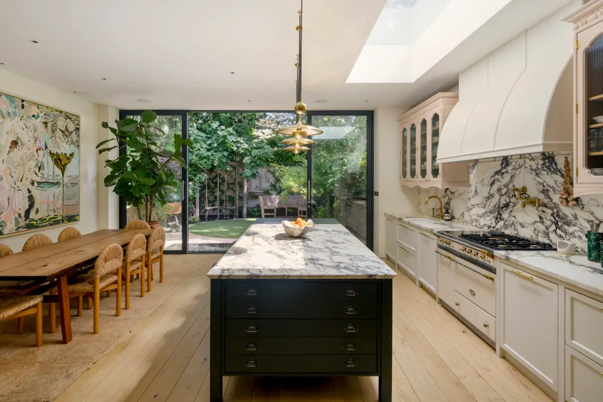 color-custom-details-renovated-notting-hill-townhouse
