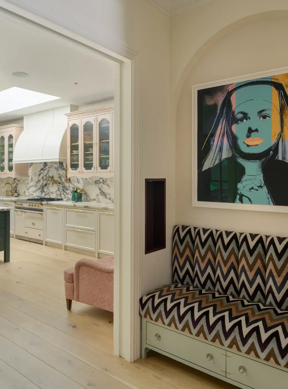 Color, Tactile Materials, and Hand-Crafted Finishes in a Notting Hill Townhouse 8 color-custom-details-renovated-notting-hill-townhouse