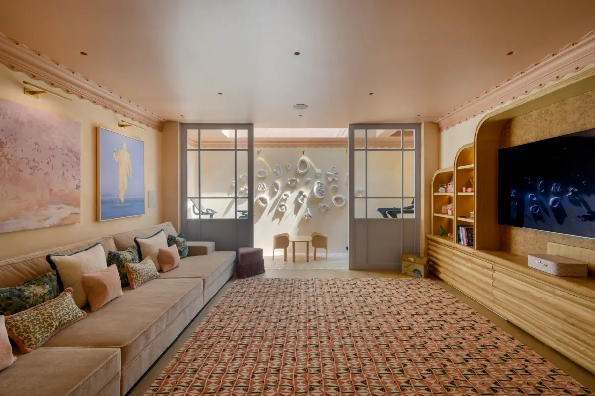 Color, Tactile Materials, and Hand-Crafted Finishes in a Notting Hill Townhouse 13 color-custom-details-renovated-notting-hill-townhouse