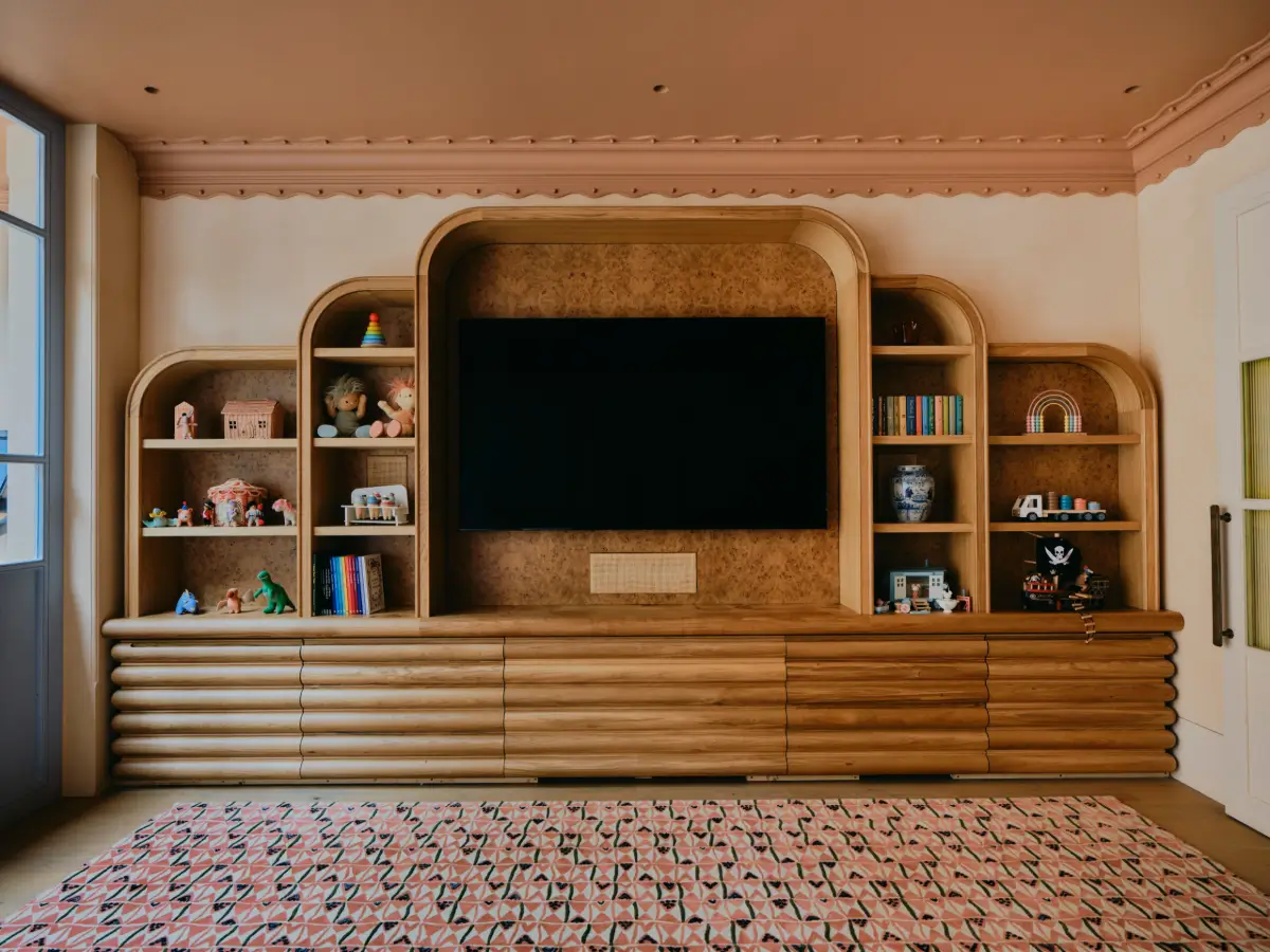 Color, Tactile Materials, and Hand-Crafted Finishes in a Notting Hill Townhouse 14 color-custom-details-renovated-notting-hill-townhouse