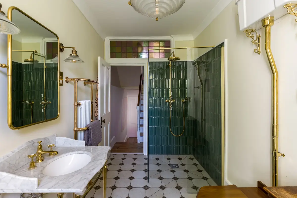 A Colorful Victorian Family Home with a Glazed Extension 30 colorful-renovated-victorian-house-london