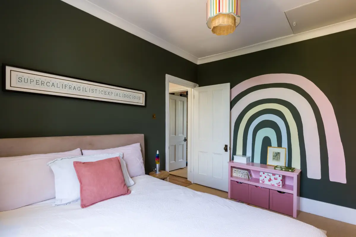 A Colorful Victorian Family Home with a Glazed Extension 37 colorful-renovated-victorian-house-london