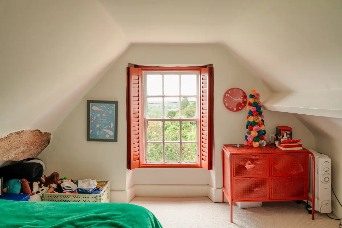 A Traditional Stone Cottage with a Black Timber Extension and Colorful Interiors 26 colorful-rubble-stone-cottage-wooden-extension-somerset