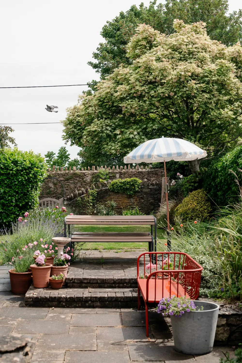 A Traditional Stone Cottage with a Black Timber Extension and Colorful Interiors 32 colorful-rubble-stone-cottage-wooden-extension-somerset