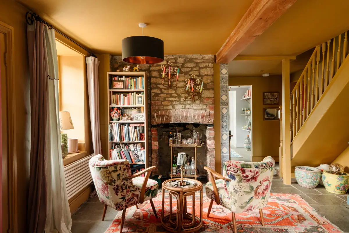 A Traditional Stone Cottage with a Black Timber Extension and Colorful Interiors 7 colorful-rubble-stone-cottage-wooden-extension-somerset