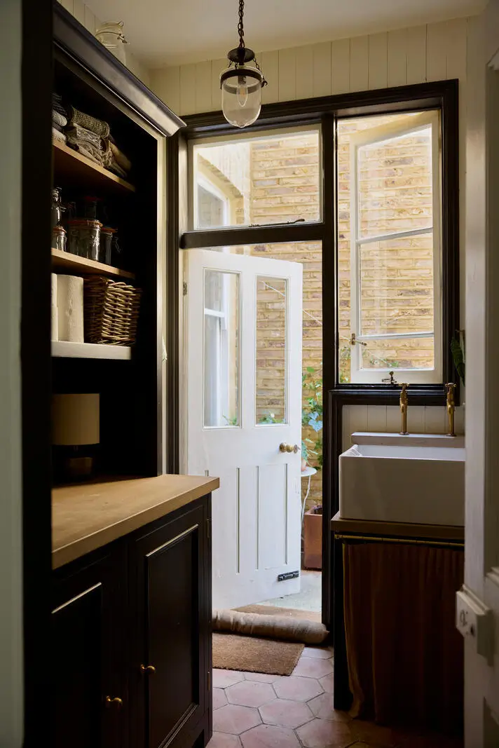 A Serene Palette and Preserved Elements in a Victorian Family Home 21 four-bedroom-late-victorian-house-south-east-london-nordroom