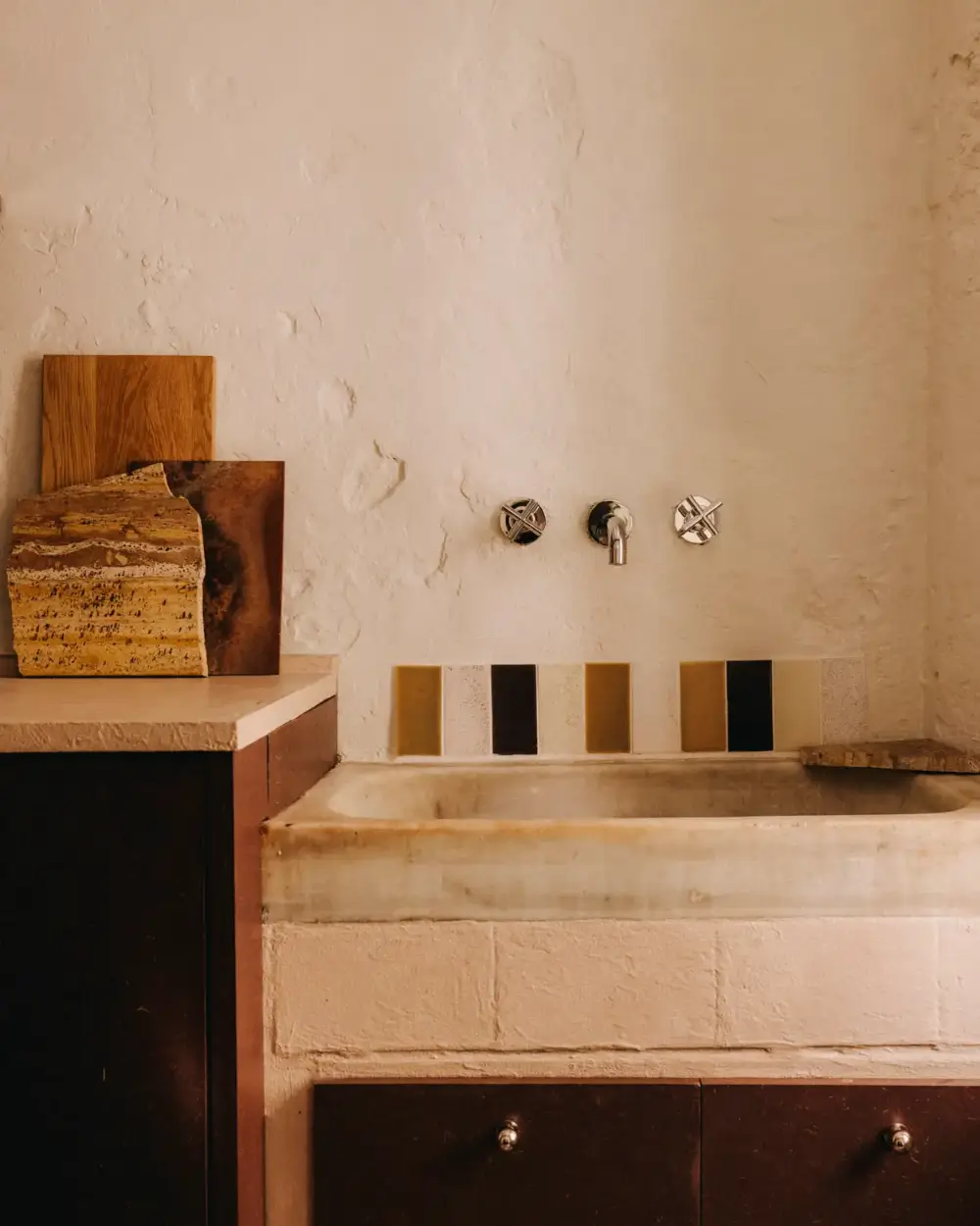 Sustainable Design and Reclaimed Materials in a Historic Barcelona Apartment 3 historic-features-natural-materials-characterful-barcelona-apartment-nordroom