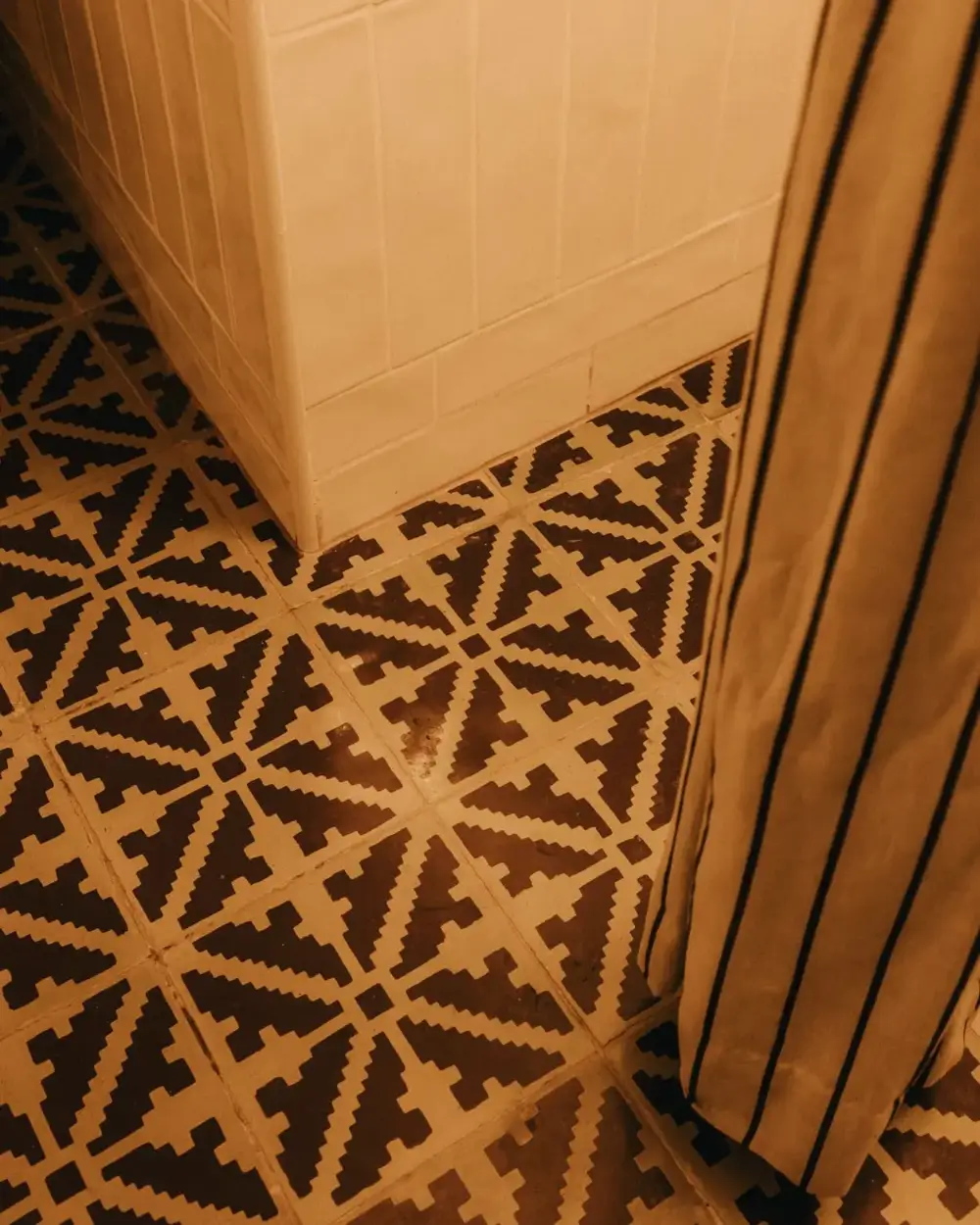 Sustainable Design and Reclaimed Materials in a Historic Barcelona Apartment 12 historic-features-natural-materials-characterful-barcelona-apartment-nordroom