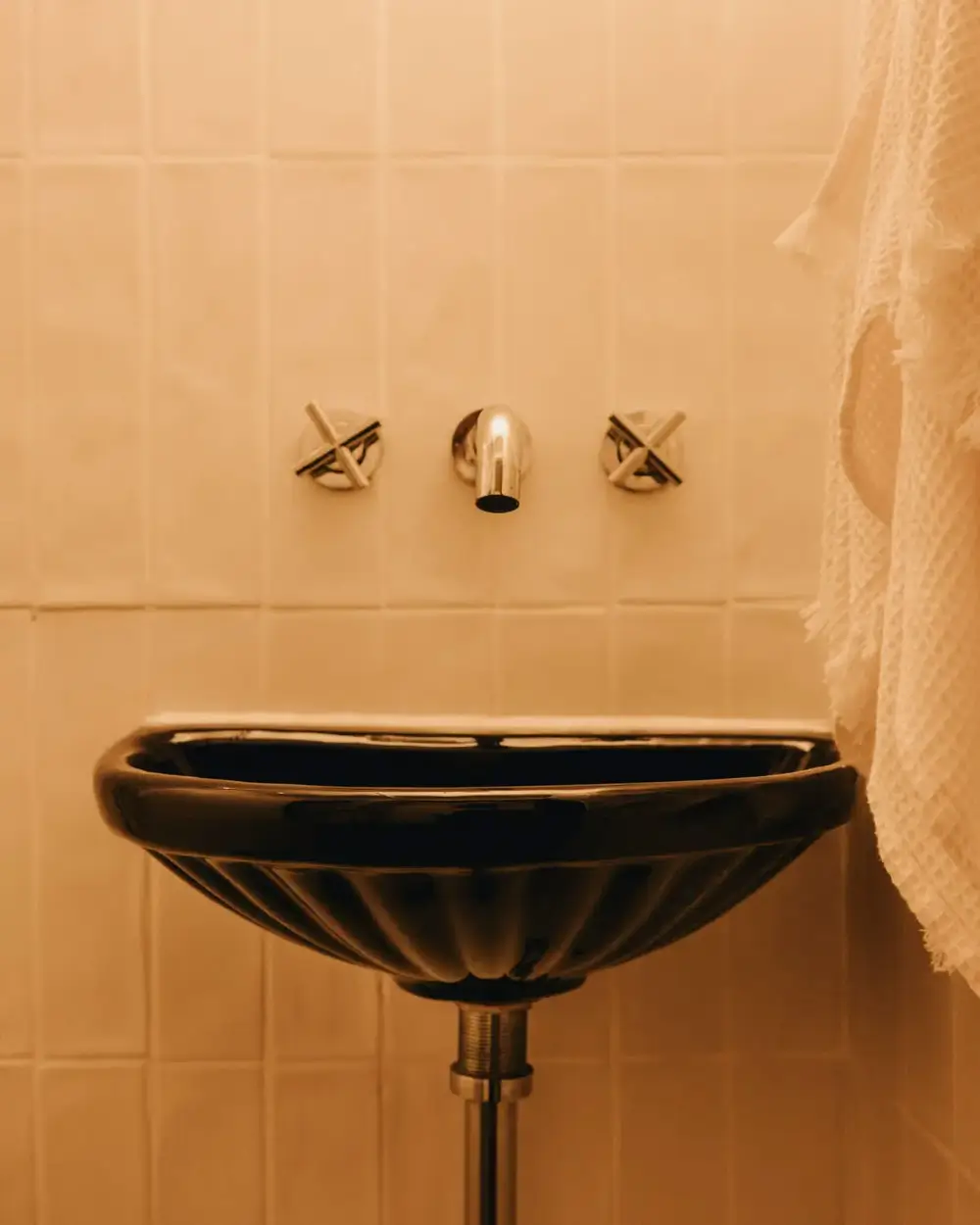 Sustainable Design and Reclaimed Materials in a Historic Barcelona Apartment 26 historic-features-natural-materials-characterful-barcelona-apartment-nordroom