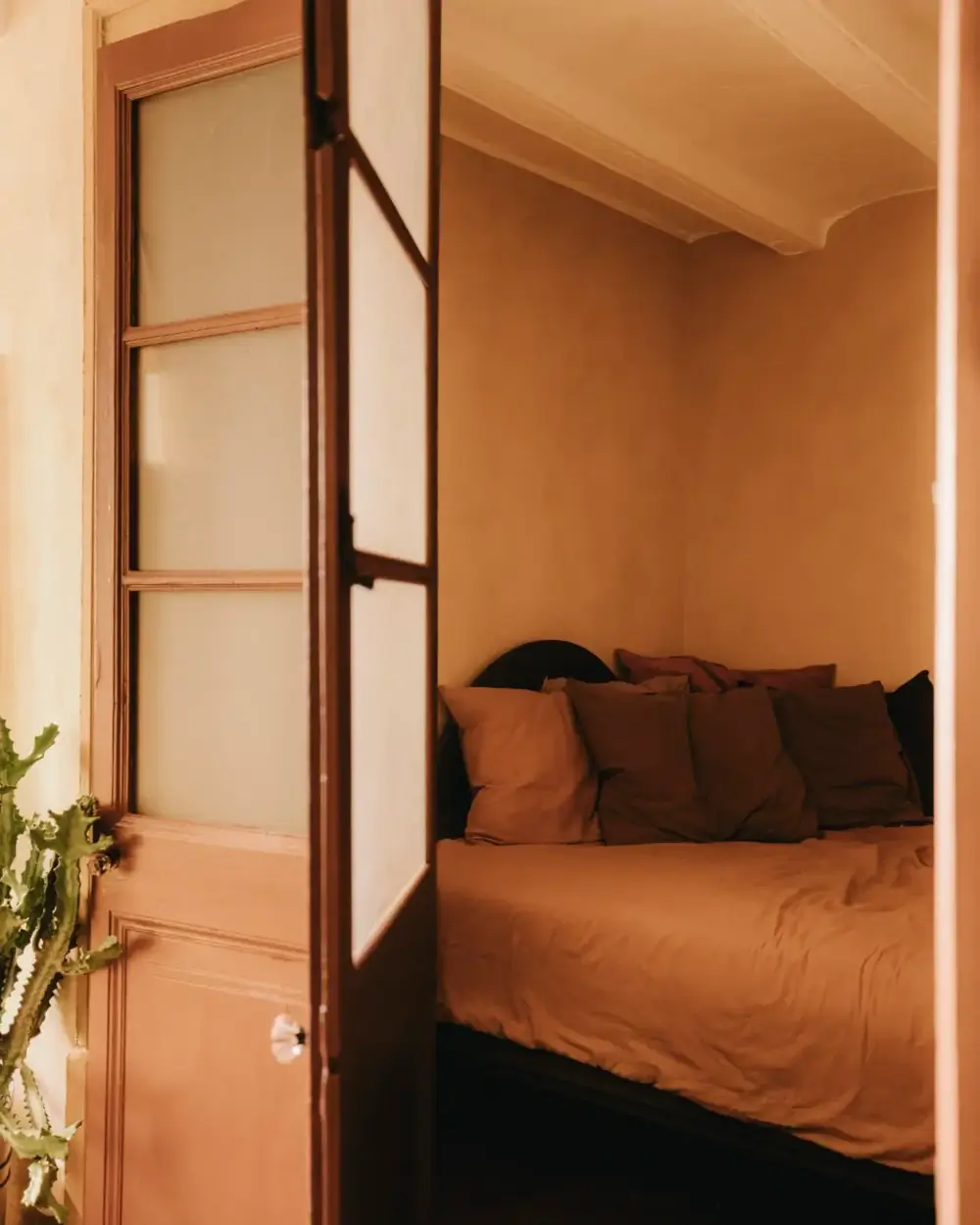 Sustainable Design and Reclaimed Materials in a Historic Barcelona Apartment 18 historic-features-natural-materials-characterful-barcelona-apartment-nordroom