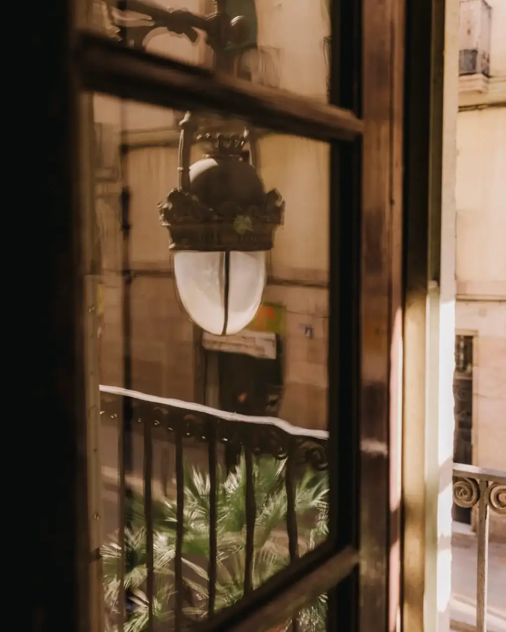 Sustainable Design and Reclaimed Materials in a Historic Barcelona Apartment 10 historic-features-natural-materials-characterful-barcelona-apartment-nordroom